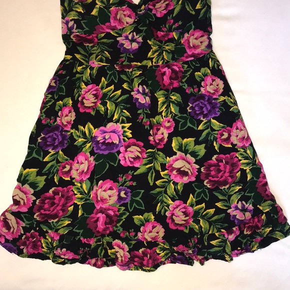 ⭐️3 for $29 Twenty-one Mini Sun Dress⭐️ - Picture 3 of 11